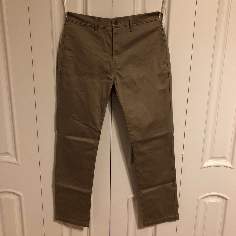 Levi's Chino Pants 33x32